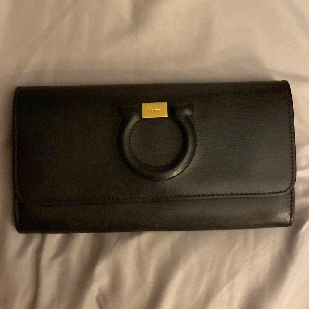 Salvatore Ferragamo Wallet on Chain